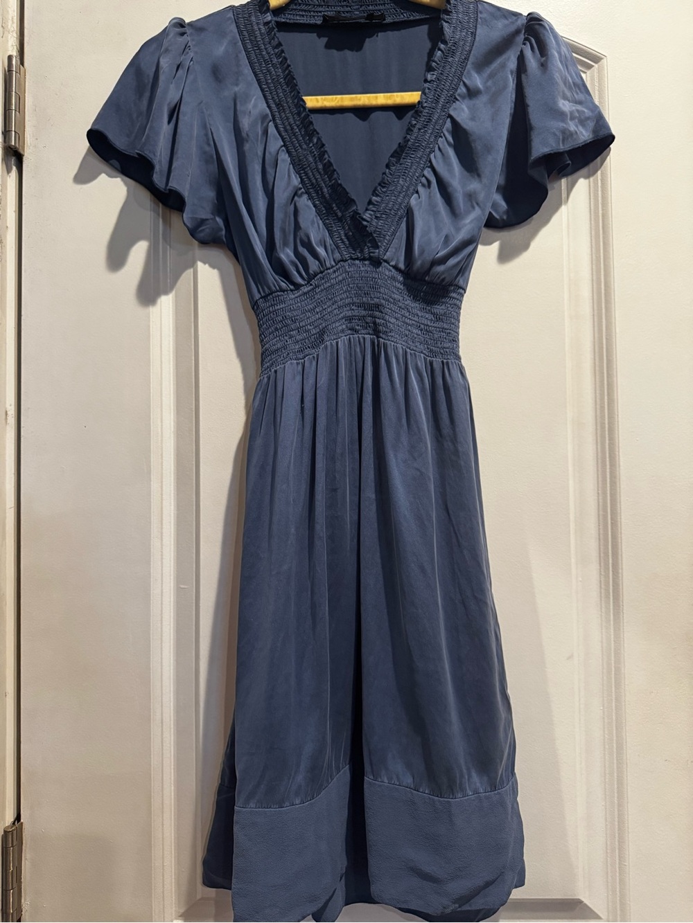 BCBG Max Azria XS Blue Smocked Waist Flutter Sleeve Midi Dress